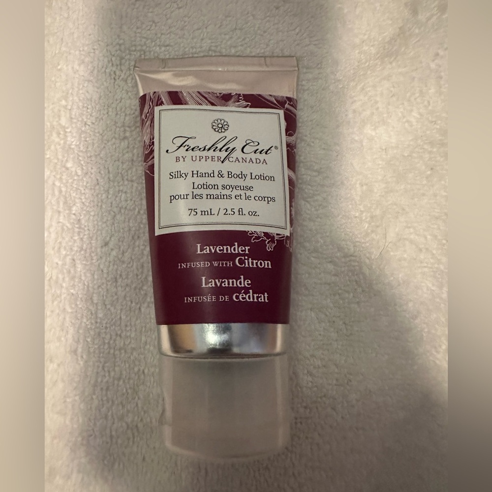 Freshly Cut by Upper‎ Canada silky hand & body lotion lavender and citron